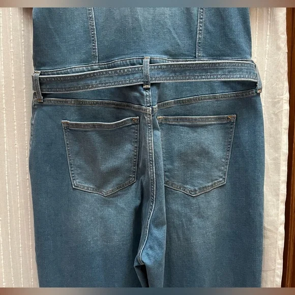NWOT ABERCROMBIE & Fitch women's 90s
Relaxed Denim Jumpsuit size L - Picture 10 of 11